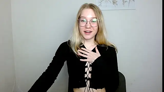 cindi hot online show from March 2025 11:33:02 AM