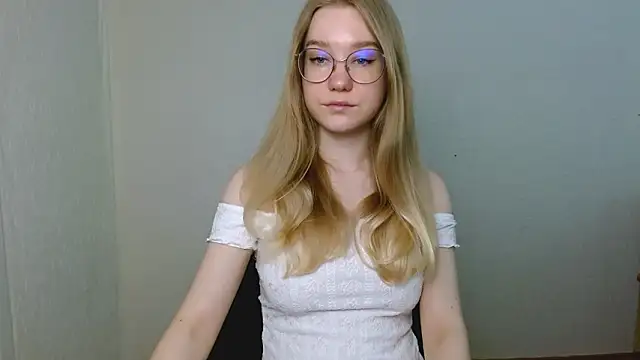 cindi hot online show from March 2026 11:02:02 AM