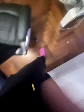 Snapshot of 1ninefellababy chatting on December 2025 05:08:02 PM 1ninefellababy online show from December 2025 05:08:02 PM