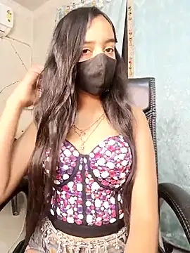 Parinaaz18 online show from December 2025 01:13:02 AM