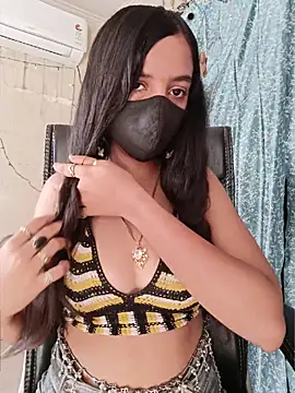 Parinaaz18 online show from June 2026 01:43:02 AM