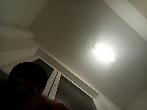 Snapshot of KidoXVII chatting on October 2025 12:01:02 AM KidoXVII online show from October 2025 12:01:02 AM