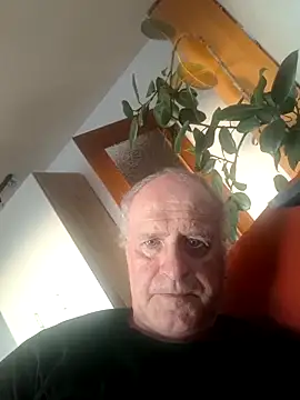 Milkasahne64 online show from September 2025 04:34:02 PM