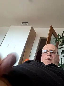 Milkasahne64 online show from June 2026 01:24:02 PM