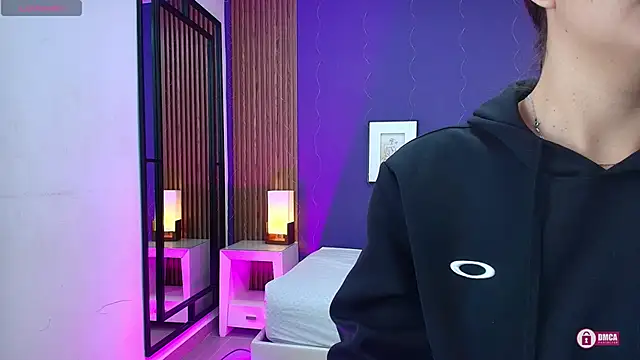 alina martinelli online show from October 2025 12:47:01 PM