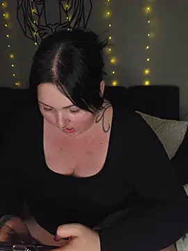 Snapshot of -BonnieBlack- chatting on February 2026 08:05:01 PM -BonnieBlack- online show from February 2026 08:05:01 PM