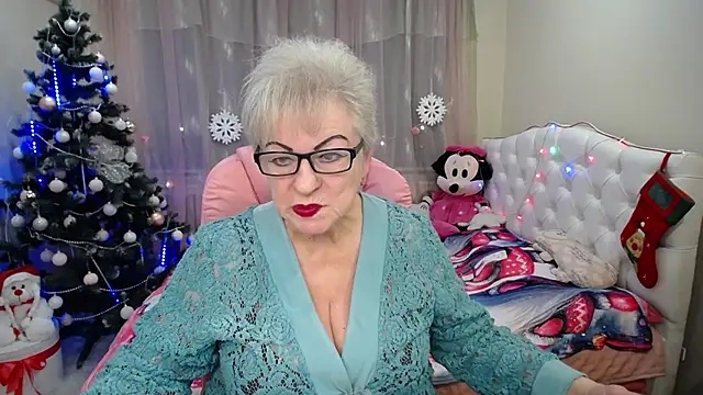 Snapshot of KayleSmoll chatting on January 2025 07:28:01 PM KayleSmoll online show from January 2025 07:28:01 PM