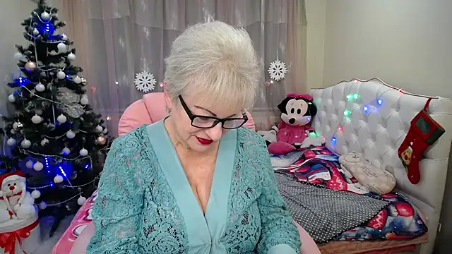 Snapshot of KayleSmoll chatting on January 2025 10:30:02 PM KayleSmoll online show from January 2025 10:30:02 PM