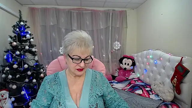 Snapshot of KayleSmoll chatting on January 2025 10:37:02 PM KayleSmoll online show from January 2025 10:37:02 PM