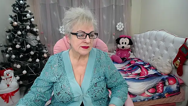 Snapshot of KayleSmoll chatting on January 2025 07:05:01 PM KayleSmoll online show from January 2025 07:05:01 PM