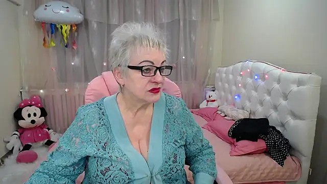 Snapshot of KayleSmoll chatting on January 2025 07:13:02 PM KayleSmoll online show from January 2025 07:13:02 PM