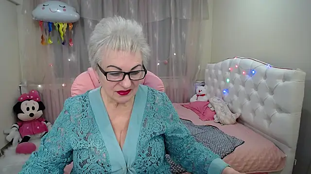 Snapshot of KayleSmoll chatting on January 2025 10:15:02 PM KayleSmoll online show from January 2025 10:15:02 PM