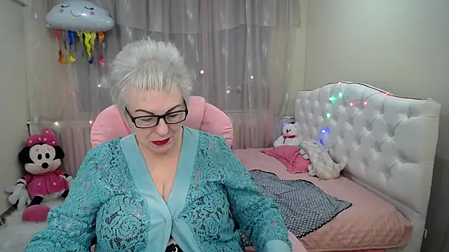 Snapshot of KayleSmoll chatting on January 2025 01:19:01 AM KayleSmoll online show from January 2025 01:19:01 AM