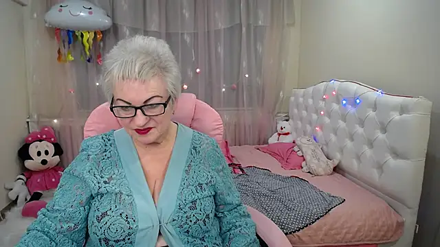 Snapshot of KayleSmoll chatting on January 2025 04:19:02 AM KayleSmoll online show from January 2025 04:19:02 AM