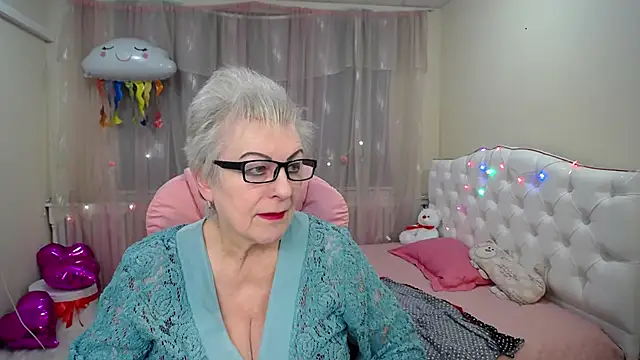 Snapshot of KayleSmoll chatting on January 2025 10:30:02 PM KayleSmoll online show from January 2025 10:30:02 PM