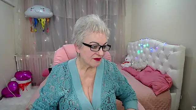 Snapshot of KayleSmoll chatting on January 2025 07:11:01 PM KayleSmoll online show from January 2025 07:11:01 PM