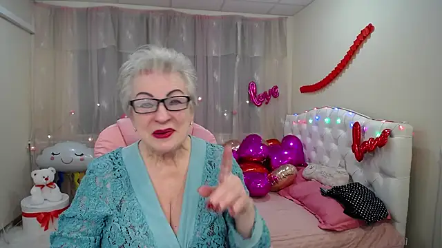 Snapshot of KayleSmoll chatting on January 2025 07:29:02 PM KayleSmoll online show from January 2025 07:29:02 PM