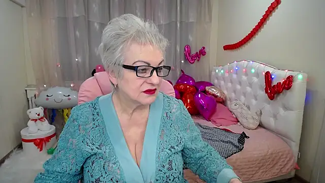 Snapshot of KayleSmoll chatting on February 2025 01:41:02 AM KayleSmoll online show from February 2025 01:41:02 AM