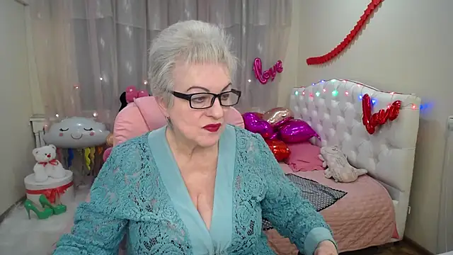 Snapshot of KayleSmoll chatting on February 2025 01:27:02 AM KayleSmoll online show from February 2025 01:27:02 AM