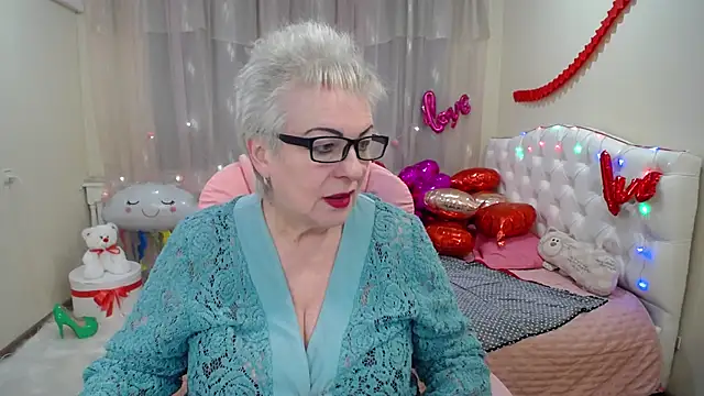 Snapshot of KayleSmoll chatting on February 2025 10:19:01 PM KayleSmoll online show from February 2025 10:19:01 PM