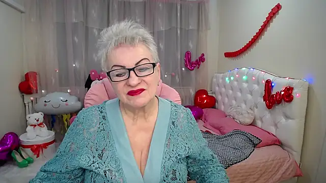 Snapshot of KayleSmoll chatting on February 2025 10:37:01 PM KayleSmoll online show from February 2025 10:37:01 PM