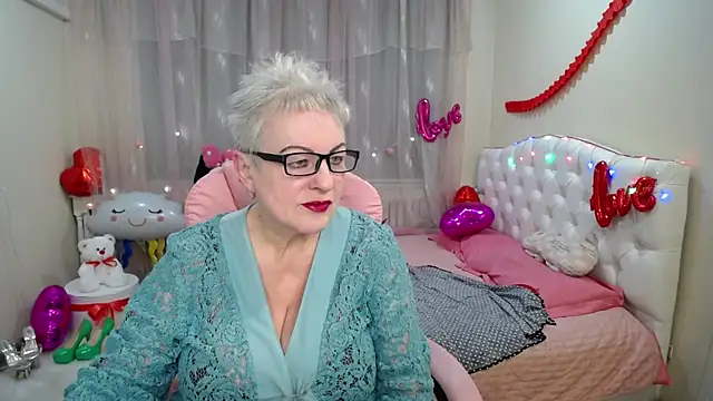 Snapshot of KayleSmoll chatting on February 2025 07:23:01 PM KayleSmoll online show from February 2025 07:23:01 PM