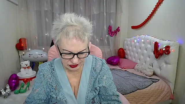 Snapshot of KayleSmoll chatting on February 2025 10:25:01 PM KayleSmoll online show from February 2025 10:25:01 PM