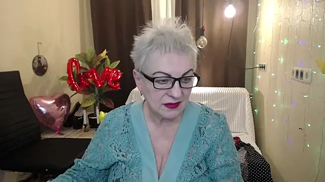 Snapshot of KayleSmoll chatting on February 2025 01:47:02 AM KayleSmoll online show from February 2025 01:47:02 AM