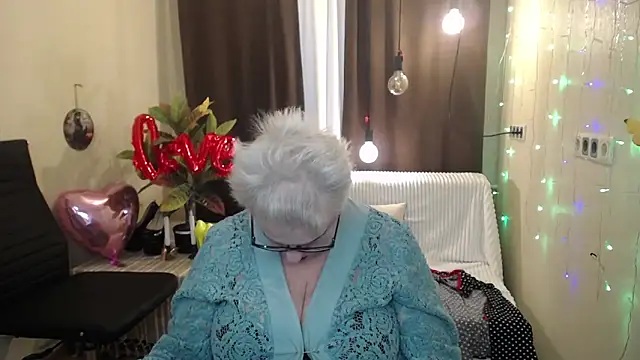 Snapshot of KayleSmoll chatting on February 2025 04:53:02 AM KayleSmoll online show from February 2025 04:53:02 AM