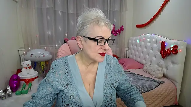 Snapshot of KayleSmoll chatting on February 2025 01:25:02 AM KayleSmoll online show from February 2025 01:25:02 AM