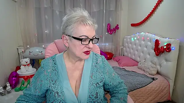 Snapshot of KayleSmoll chatting on February 2025 07:54:01 PM KayleSmoll online show from February 2025 07:54:01 PM