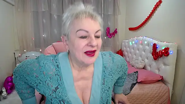 Snapshot of KayleSmoll chatting on February 2025 10:20:02 PM KayleSmoll online show from February 2025 10:20:02 PM