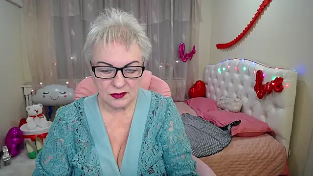 Snapshot of KayleSmoll chatting on February 2025 10:50:01 PM KayleSmoll online show from February 2025 10:50:01 PM