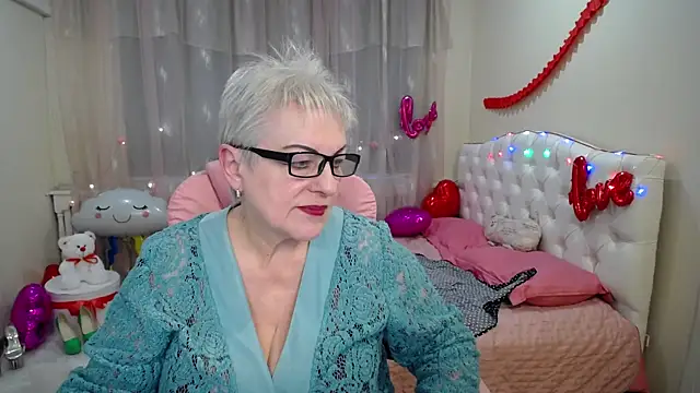 Snapshot of KayleSmoll chatting on February 2025 04:58:02 AM KayleSmoll online show from February 2025 04:58:02 AM