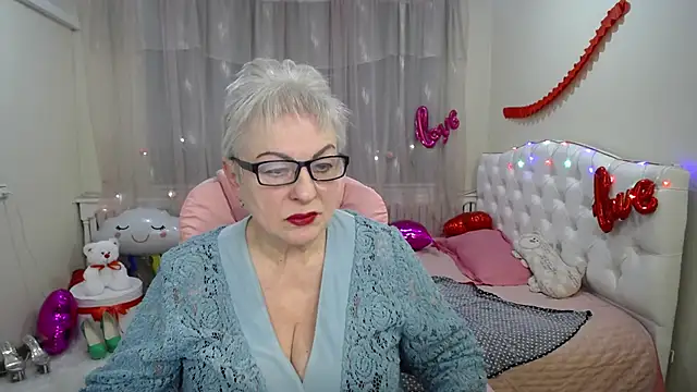 Snapshot of KayleSmoll chatting on March 2025 02:03:01 AM KayleSmoll online show from March 2025 02:03:01 AM