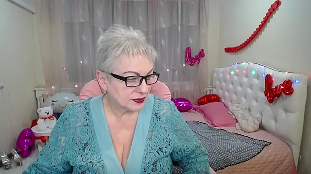 Snapshot of KayleSmoll chatting on March 2025 05:07:02 AM KayleSmoll online show from March 2025 05:07:02 AM