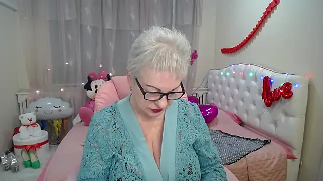 Snapshot of KayleSmoll chatting on March 2025 10:31:02 PM KayleSmoll online show from March 2025 10:31:02 PM