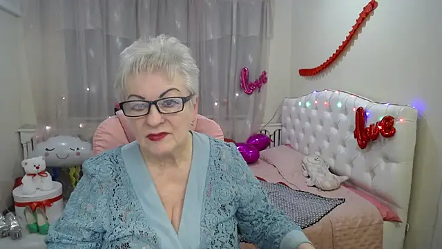 Snapshot of KayleSmoll chatting on March 2025 01:21:02 AM KayleSmoll online show from March 2025 01:21:02 AM