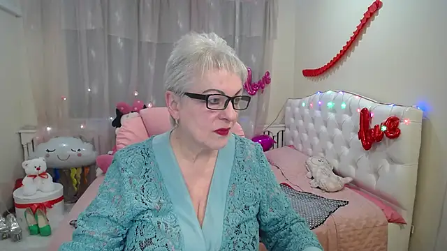 Snapshot of KayleSmoll chatting on March 2025 04:27:01 AM KayleSmoll online show from March 2025 04:27:01 AM