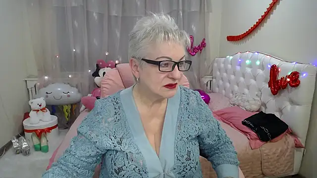 Snapshot of KayleSmoll chatting on March 2025 07:34:02 PM KayleSmoll online show from March 2025 07:34:02 PM