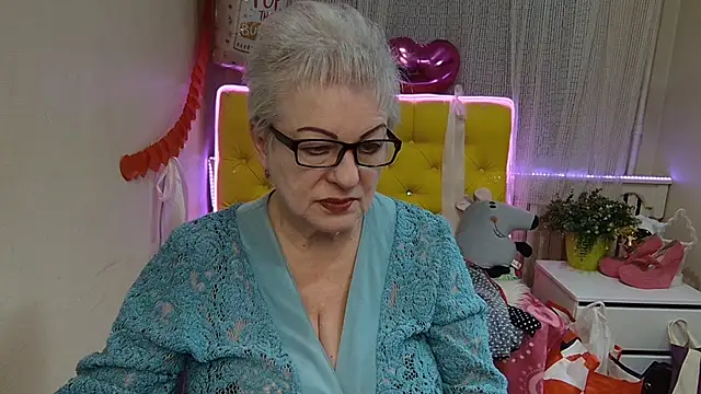 Snapshot of KayleSmoll chatting on March 2025 07:46:02 PM KayleSmoll online show from March 2025 07:46:02 PM