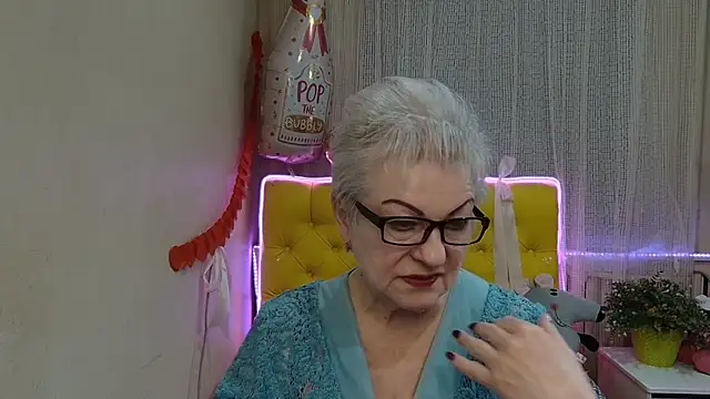 Snapshot of KayleSmoll chatting on March 2025 01:54:01 AM KayleSmoll online show from March 2025 01:54:01 AM