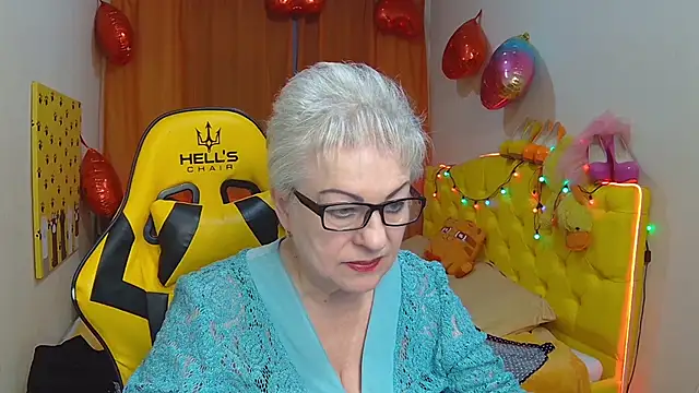 Snapshot of KayleSmoll chatting on March 2025 10:26:01 PM KayleSmoll online show from March 2025 10:26:01 PM