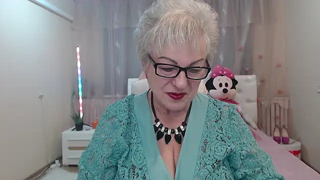 Snapshot of KayleSmoll chatting on September 2025 06:19:01 PM KayleSmoll online show from September 2025 06:19:01 PM