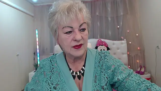 Snapshot of KayleSmoll chatting on September 2025 06:29:02 PM KayleSmoll online show from September 2025 06:29:02 PM