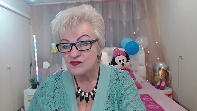 Snapshot of KayleSmoll chatting on September 2025 06:31:01 PM KayleSmoll online show from September 2025 06:31:01 PM