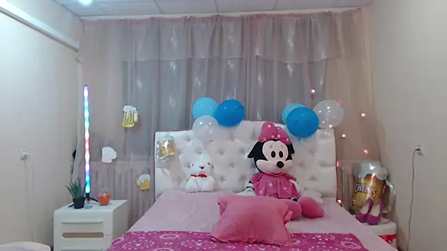 Snapshot of KayleSmoll chatting on September 2025 06:41:02 PM KayleSmoll online show from September 2025 06:41:02 PM