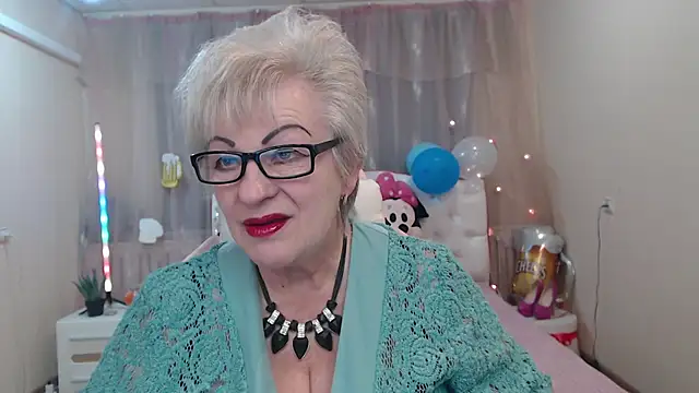 Snapshot of KayleSmoll chatting on September 2025 06:42:02 PM KayleSmoll online show from September 2025 06:42:02 PM