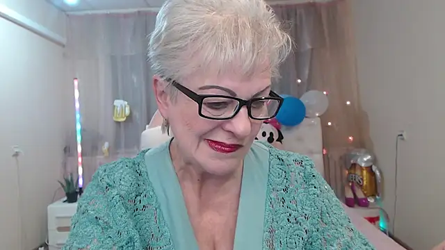 Snapshot of KayleSmoll chatting on October 2025 07:12:02 PM KayleSmoll online show from October 2025 07:12:02 PM