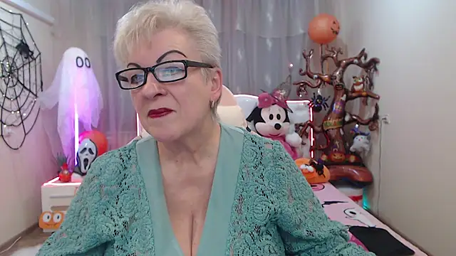 Snapshot of KayleSmoll chatting on October 2025 06:37:01 PM KayleSmoll online show from October 2025 06:37:01 PM